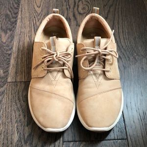 Toms sneakers